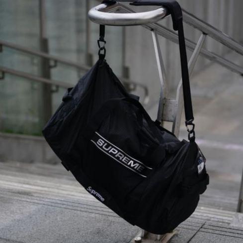 GOSPEL【Supreme FW23 Duffle Bag】黑/紅 手提袋  反光 側背 斜背