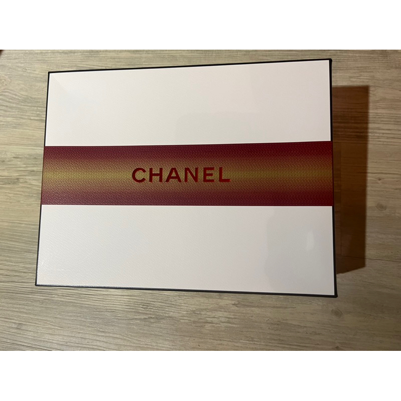 香奈兒Chanel聖誕節超值化妝包、5號典藏香水限定版、5號柔膚身體乳、香氛卡禮盒破盤賣