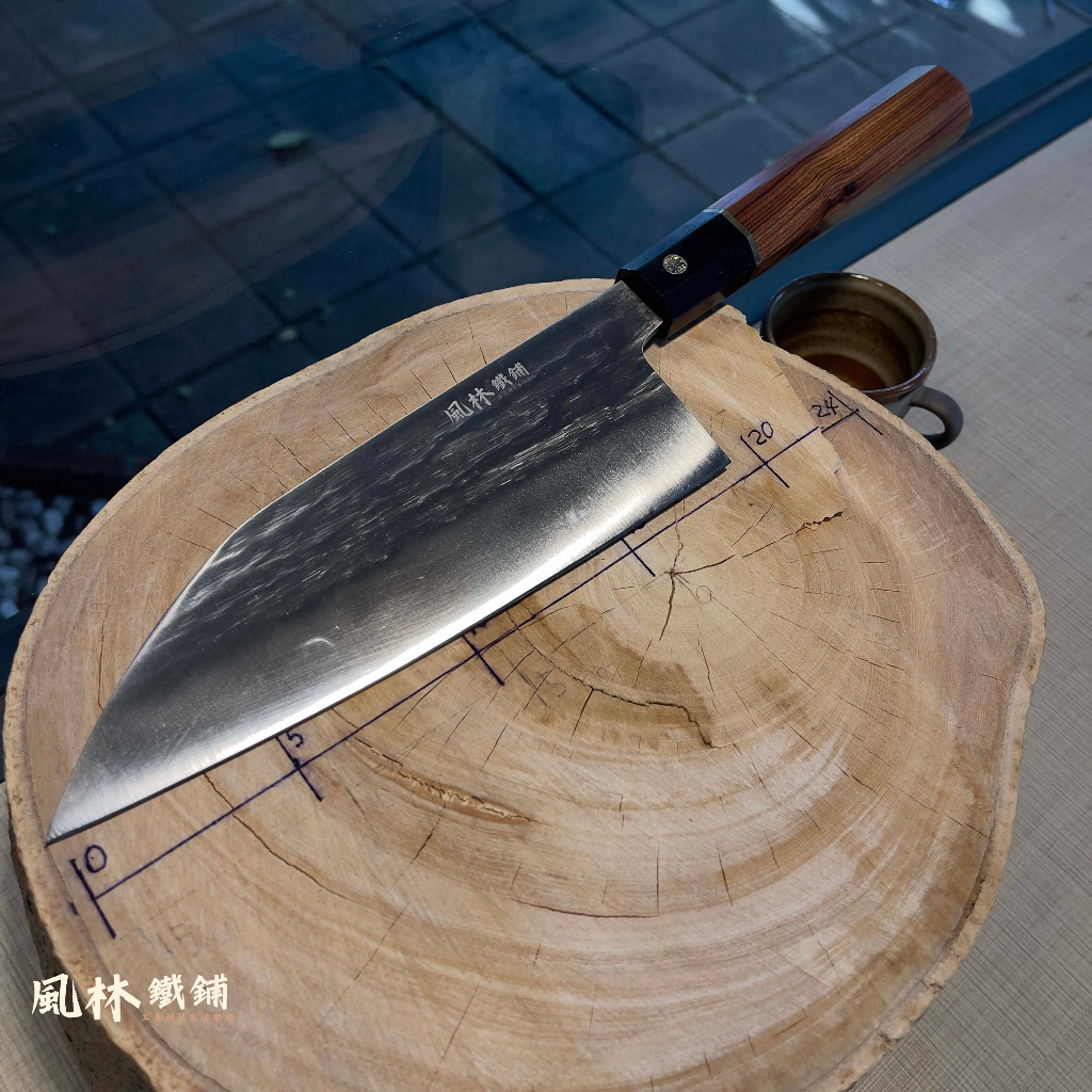 【日式鍛打錘紋八角柄魚頭刀】台灣現貨 50Cr15MoV不鏽鋼焠火鍛製錘紋日式出刃廚刀八角木柄女士菜刀家用斬切刀切魚刀
