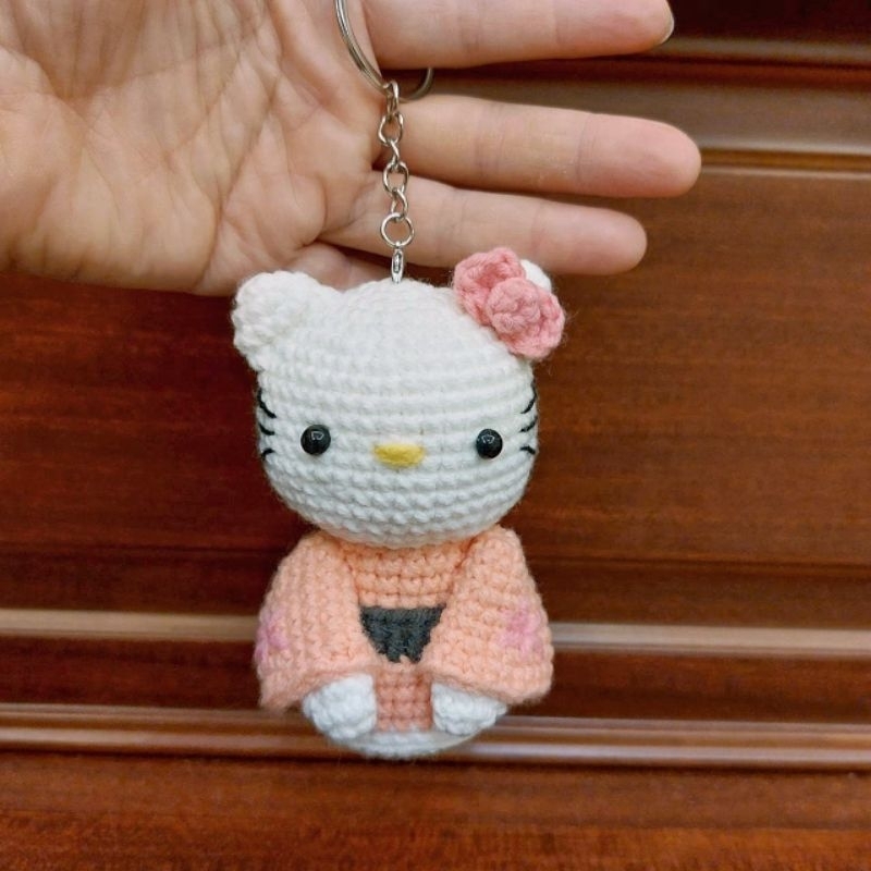 【巧婦織家】和服風格Hello Kitty毛線玩偶 - 凱蒂貓吊飾鑰匙圈 | 手工編織 | 日本傳統