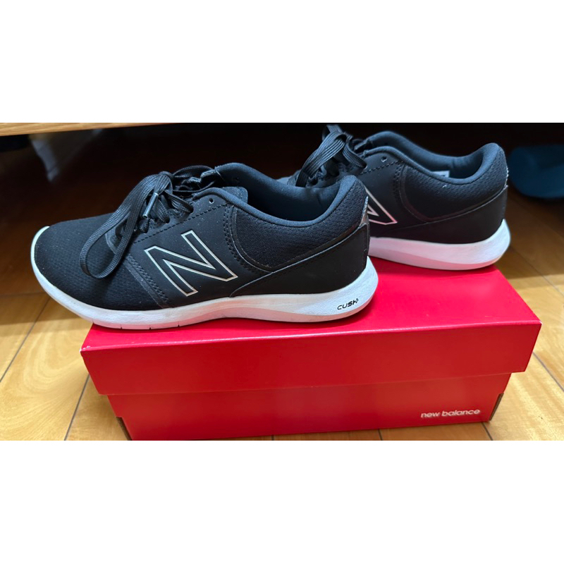 New Balance黑色女性運動鞋 （二手、八成新）可議價WL415BA2 / 7.5號