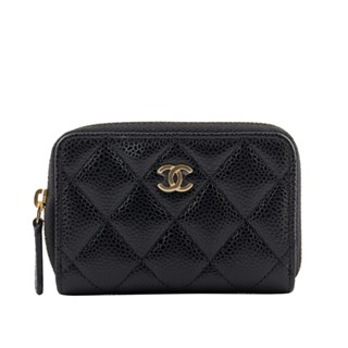 CHANEL 淡金色CC Logo 荔枝牛皮ㄇ形拉鍊零錢包(黑色) AP0216 Y01864 C3906