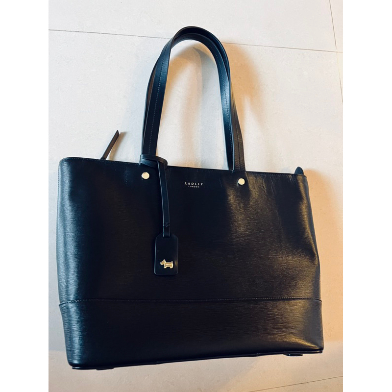 英國RADLEY 黑色水波紋托特包，二手7成新，尺寸：底寬30cm*上寬40cm*高度27cm*深度12cm,。