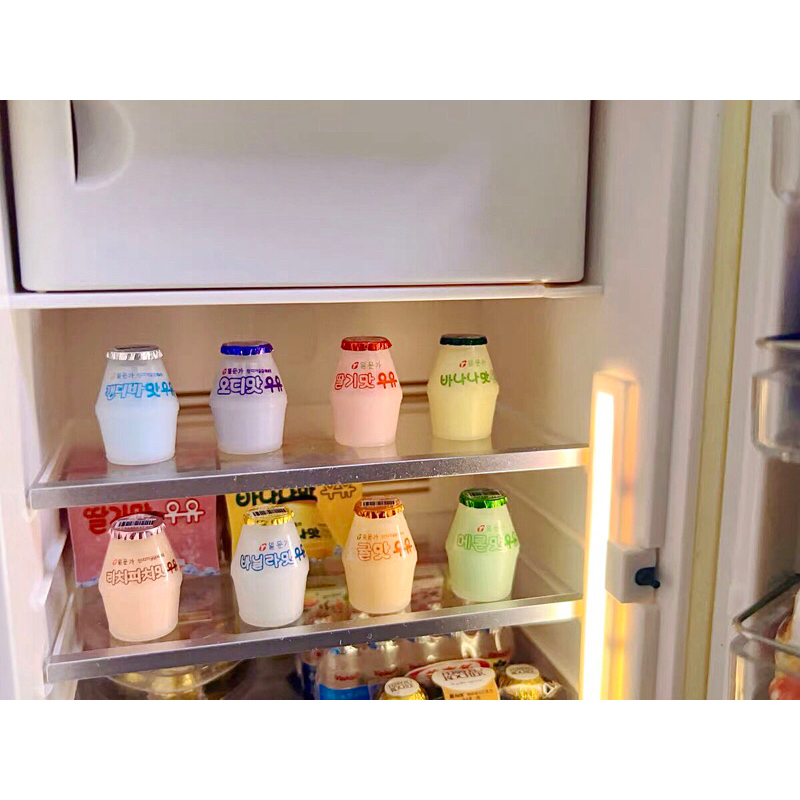 【預購】手作 微縮 迷你 韓國香蕉牛奶 養樂多 調味乳 飲料 微縮模型 玩具 娃娃屋 冰箱 盒玩 扭蛋 食玩