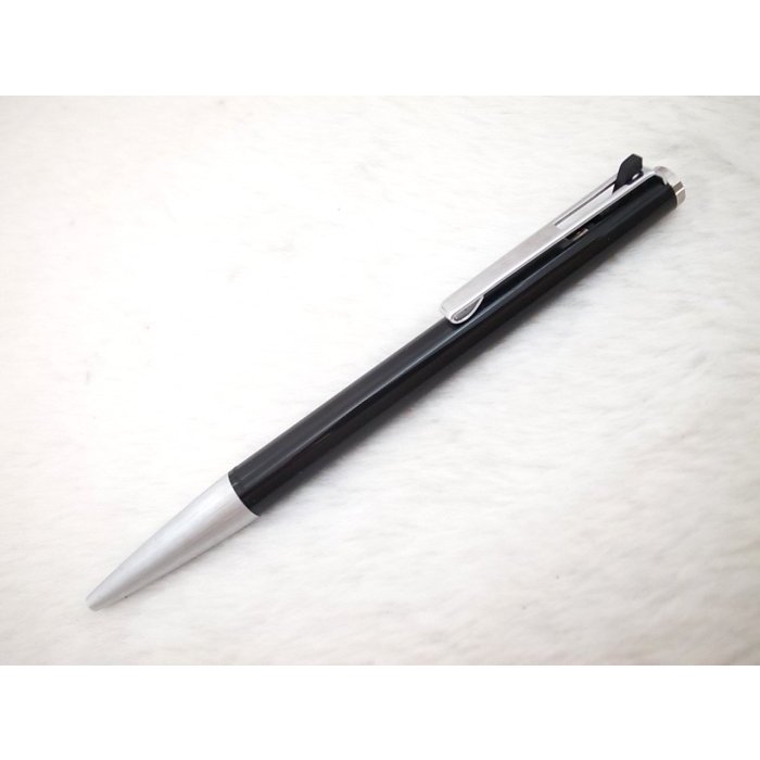 A757 萬寶龍 德國製 N692 黑桿髮絲紋頭 筆夾推壓式原子筆(8成新)
