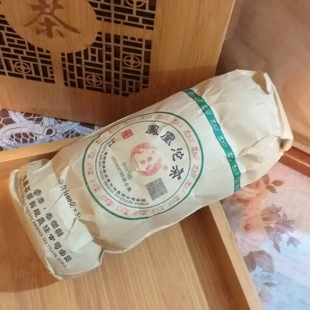 2011年 雲南 鳳凰沱茶  普洱生沱 普洱茶 一包五沱 一坨100g x 5沱 共 500g