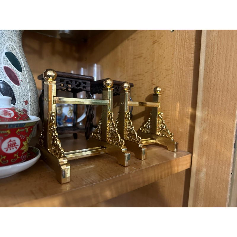 單孔令旗架！合金製成！可插春花！下單就是一對！就是兩組！只要九百元兩個都帶回去！商品合金架可以分解及組裝！有附六角扳手