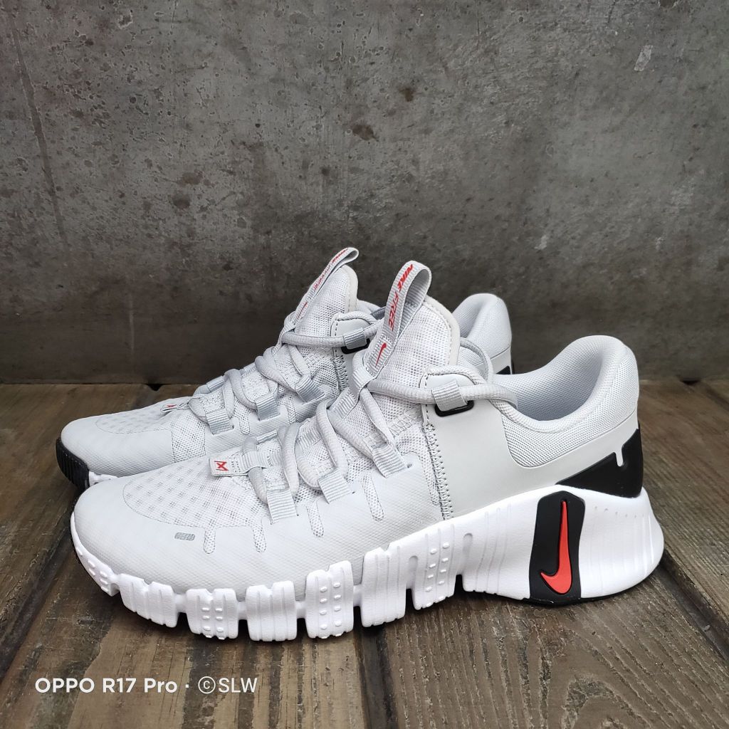 『 SLW 』DV3950-002 女 NIKE FREE METCON 5 訓練鞋 灰白色 311