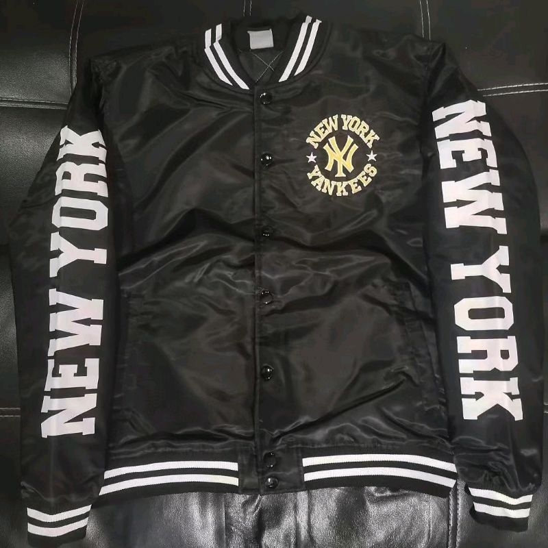 YANKEES NY 洋基隊 棒球外套 夾克 嘻哈 饒舌 尺碼：M L XL