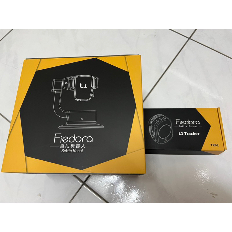 Fiedora 拍朵拉  自拍機器人L1，獨家發明追蹤器TR02,手機架