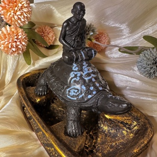 【三蛙D卡】- 龍婆柳 烏龜養起來供奉 泰國佛牌聖物 擺飾裝飾禮物藝術品 招財 平安 帶來好運氣 風水小物