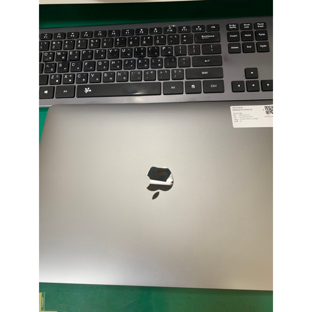 MacBook Pro(13-inch, 2016, Four Thunderbolt 3 Ports)256G二手筆電