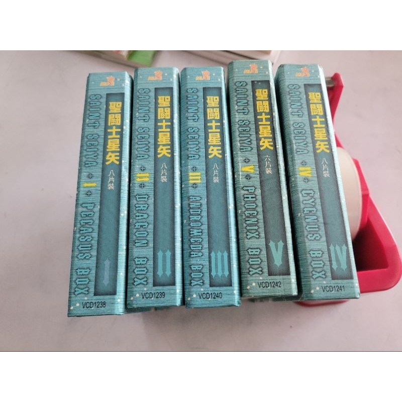 聖鬪士星矢 TV版VCD BOX：1~5 ，共38片（全1-114話），木棉花出版碟無刮傷，商品保存良好