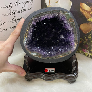 可愛小土型晶洞🥰頂級烏拉圭 紫水晶洞ESPa+✨3.2kg❤️天然多彩瑪瑙邊 口寬有洞深 黑紫晶體❤️招財 招貴人