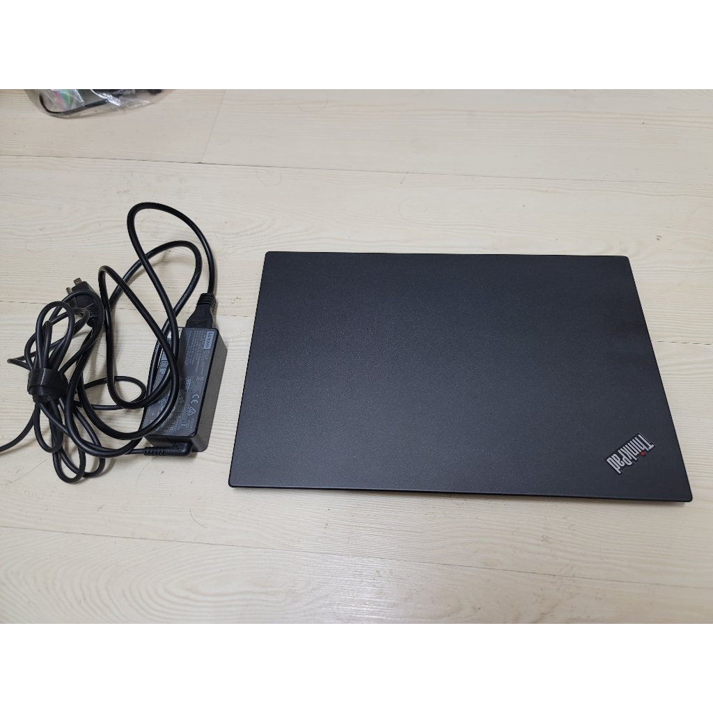 Lenovo thinkpad x1 carbon 5th i7 16GB 500GB SSD