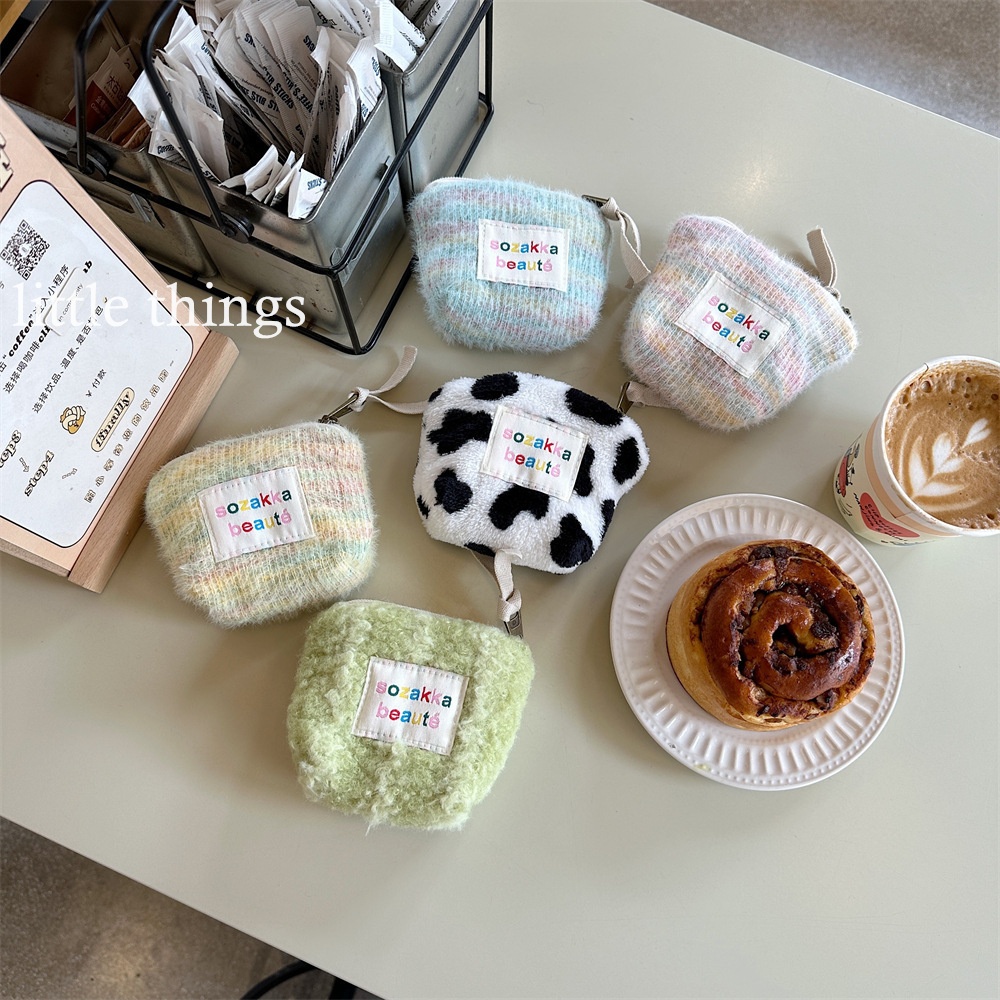 小東西♥台灣現貨｜可愛毛絨零錢包 彩虹針織 乳牛紋 QQ毛 收納包 口紅包 毛絨 針織 耳機收納 鑰匙包