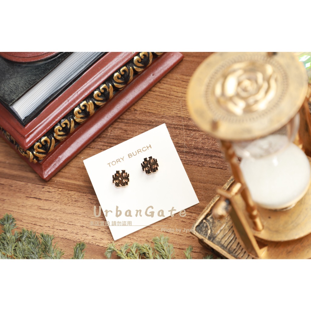 現貨UrbanGate🔥TB T Logo Small Stud #53355 金 耳環