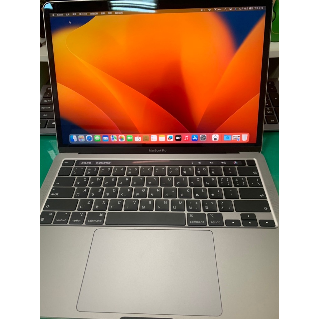 MacBook Pro 2020年 13寸 Apple M1 8-Core CPU and 8-Core GPU 256
