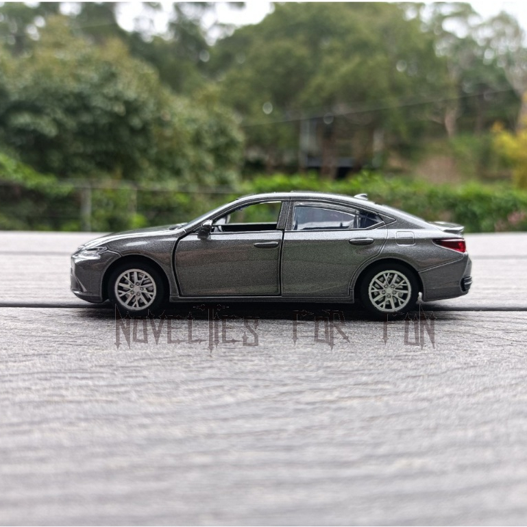 凌志ES300h 1:43 模型迴力車 lexus es200 7代es