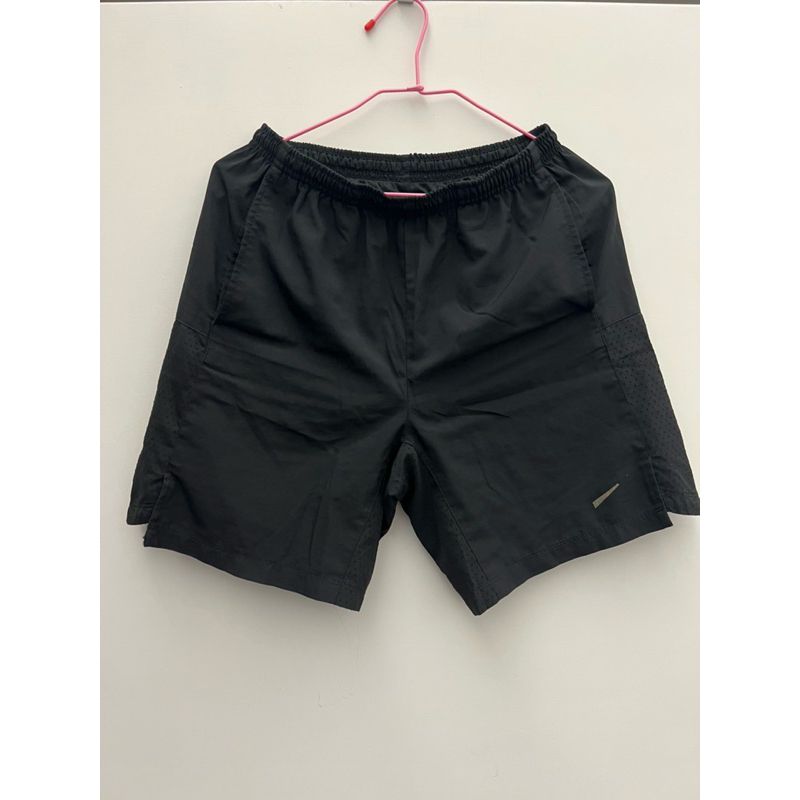 Nike童裝速乾透氣黑色短風褲