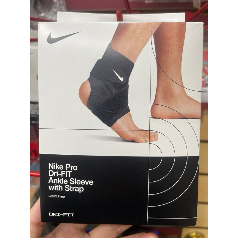 Nike PRO 調節式 護踝