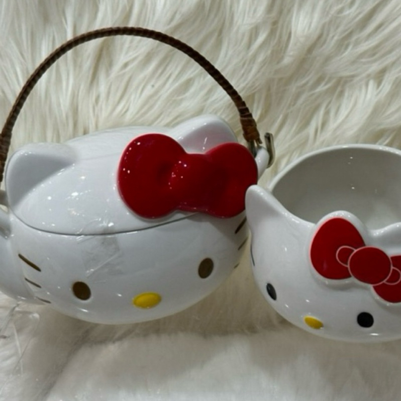 日本進口Hello Kitty早期的收藏品茶壺送小馬克杯