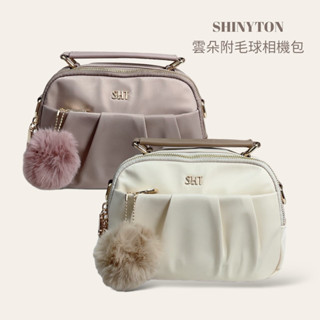現貨（4色）🎀SHINYTON 雲朵附毛球雙層相機包🎀斜揹包、側揹包、小方包、多層包、手提包、相機包、雲朵包、出國包