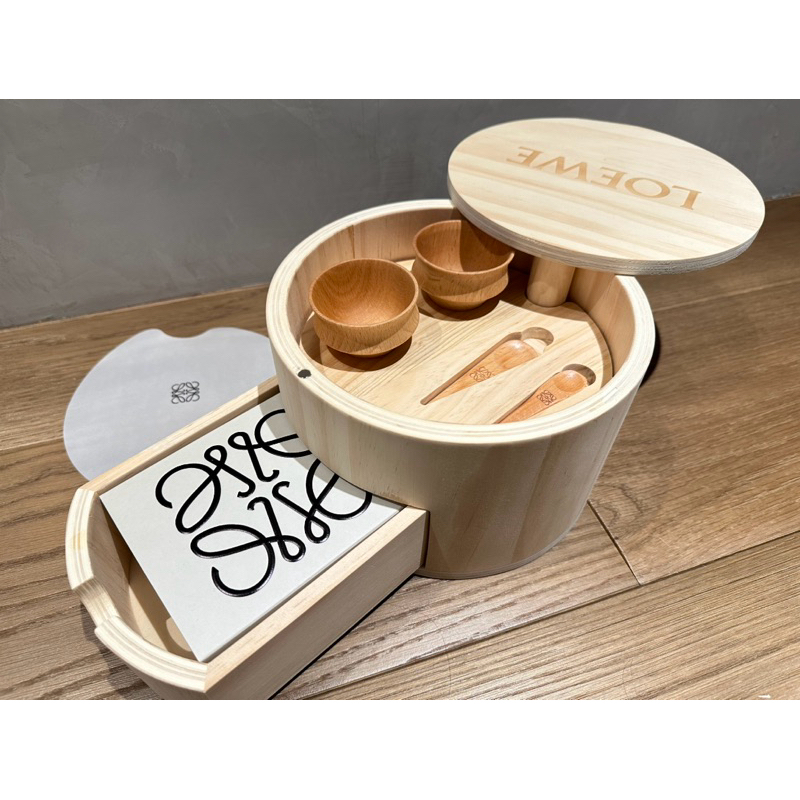 Loewe 中秋茶點盒（含茶杯 點心匙 品牌灰色紙盒但內無茶包） 送禮 精緻 特色訂製禮盒 木製 和風
