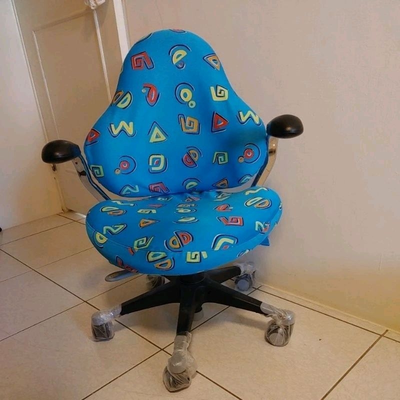 Artso亞梭兒童成長椅(功能正常附全新原廠滾輪+椅套)
