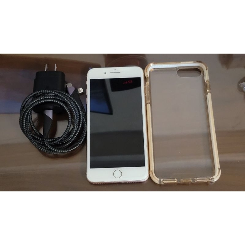 電池健康100% iPhone 8 Plus 64G 金色 ，穩定耐用的蘋果手機！額外贈送快充組 長輩 home鍵 蘋果