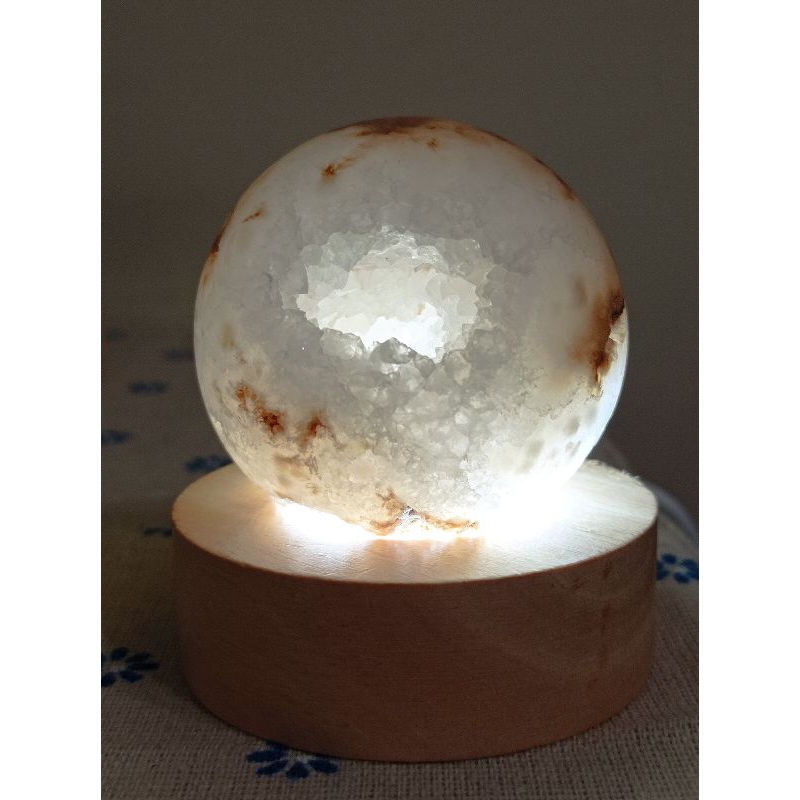 瑪瑙晶洞水晶球（約4.5cm)附底座