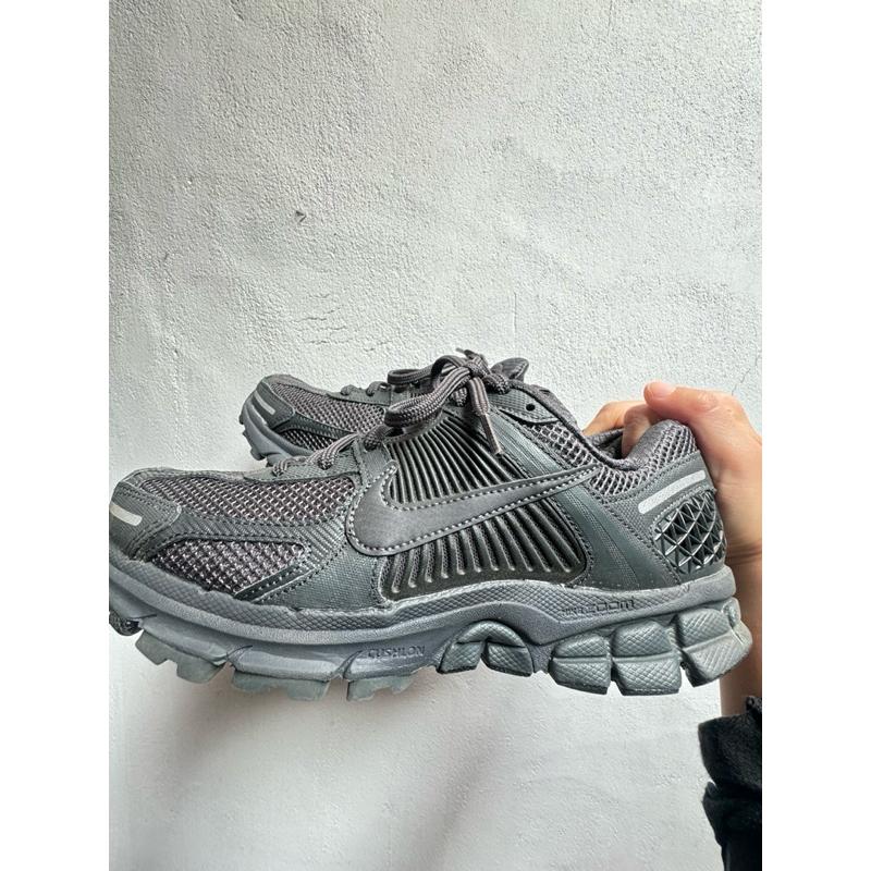 二手Nike Zoom Vomero 5 黑色(25cm