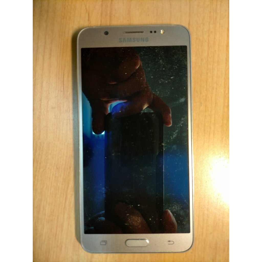 X.故障手機B724*4139-Samsung Galaxy J7 (2016) 裡面沒電池    直購價140
