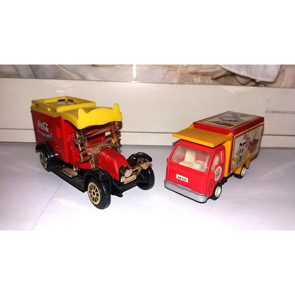 早期二手舊物 --- 彈珠超人玩具車 + 可口可樂老爺車  2台一起賣