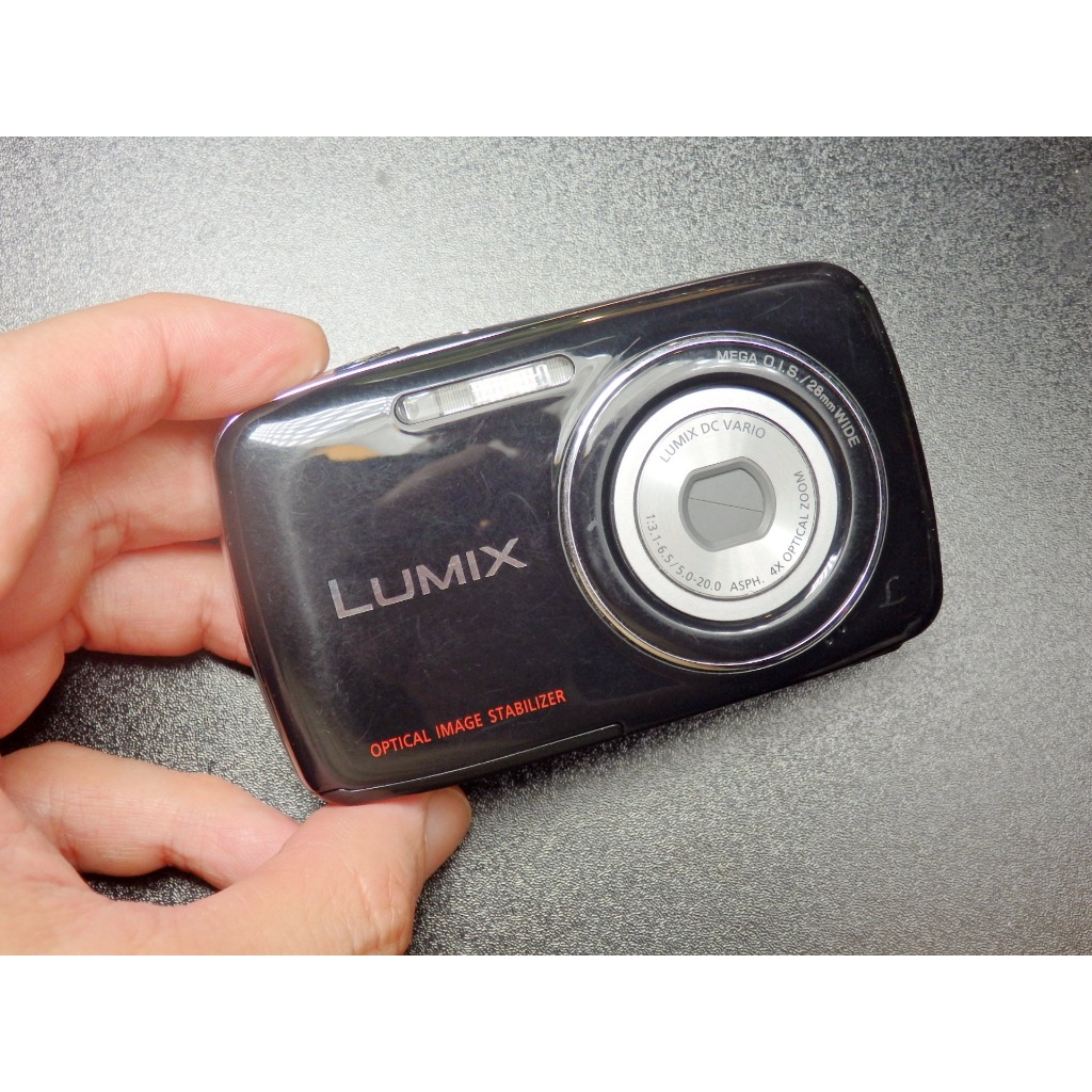 &lt;&lt;老數位相機&gt;&gt; Panasonic LUMIX DMC-S1 (Leica鏡頭 / 1210萬像素 / CCD/黑)