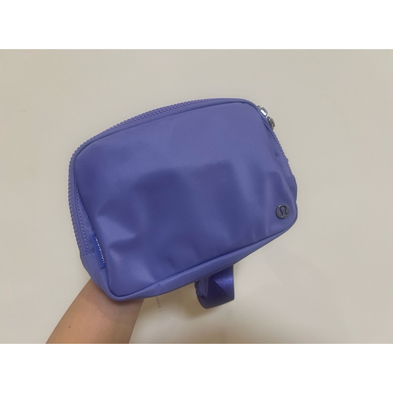 全新Lululemon 紫色小腰包（美國帶回）