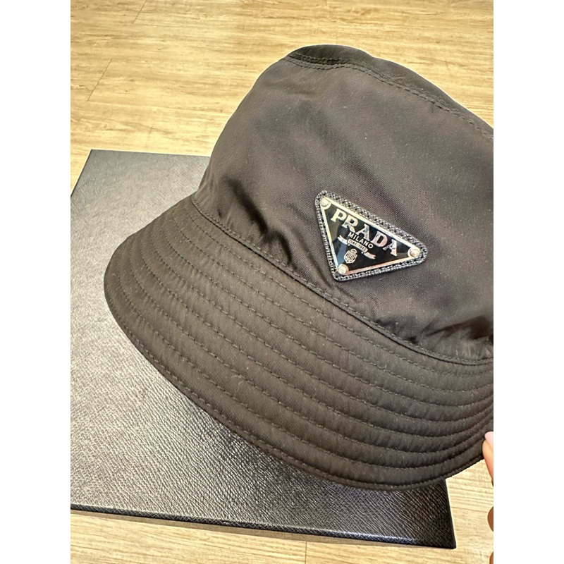 [全新］PRADA 經典漁夫帽 M號