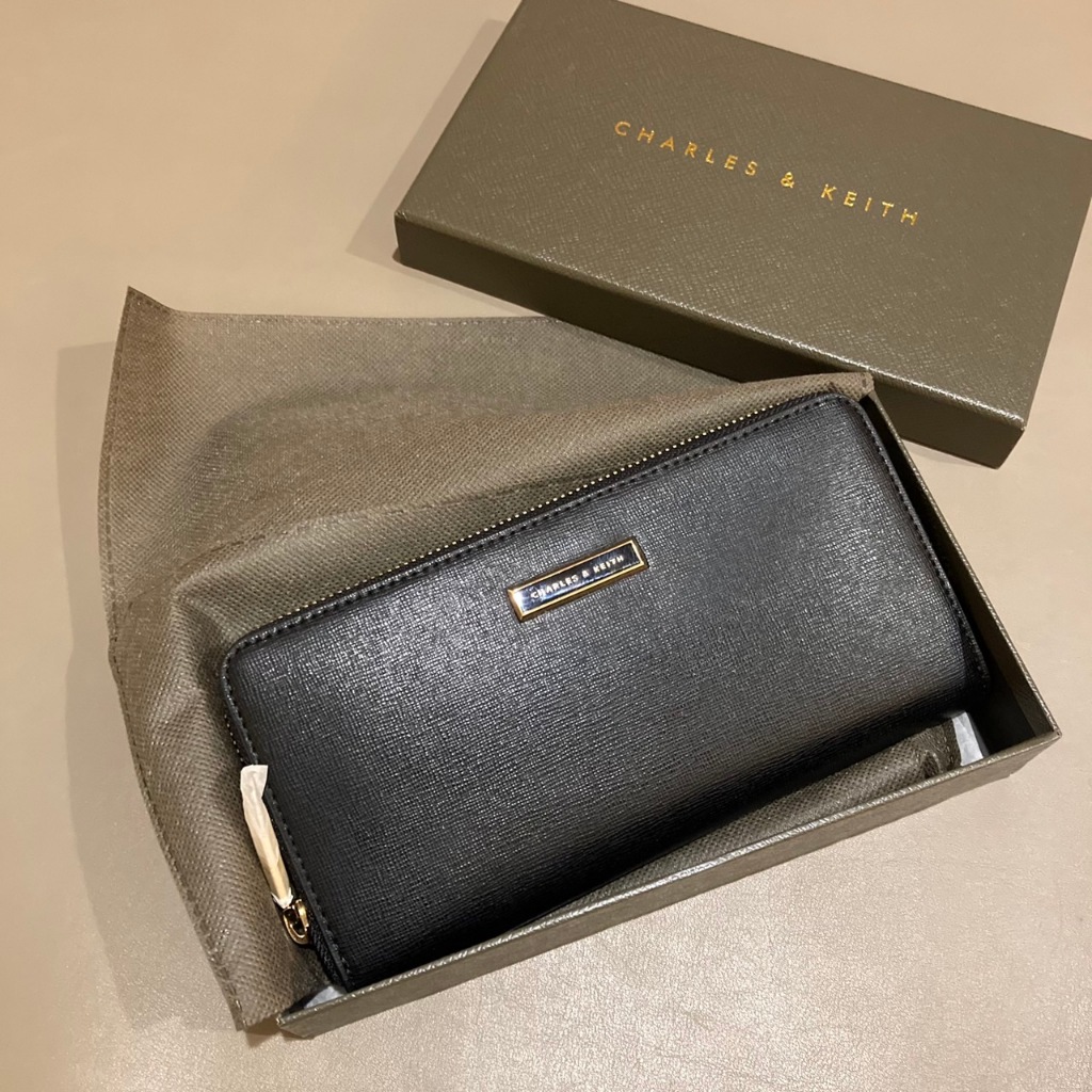 Charles &amp; Keith 經典款黑色長夾 小ck 全新品新加坡購入