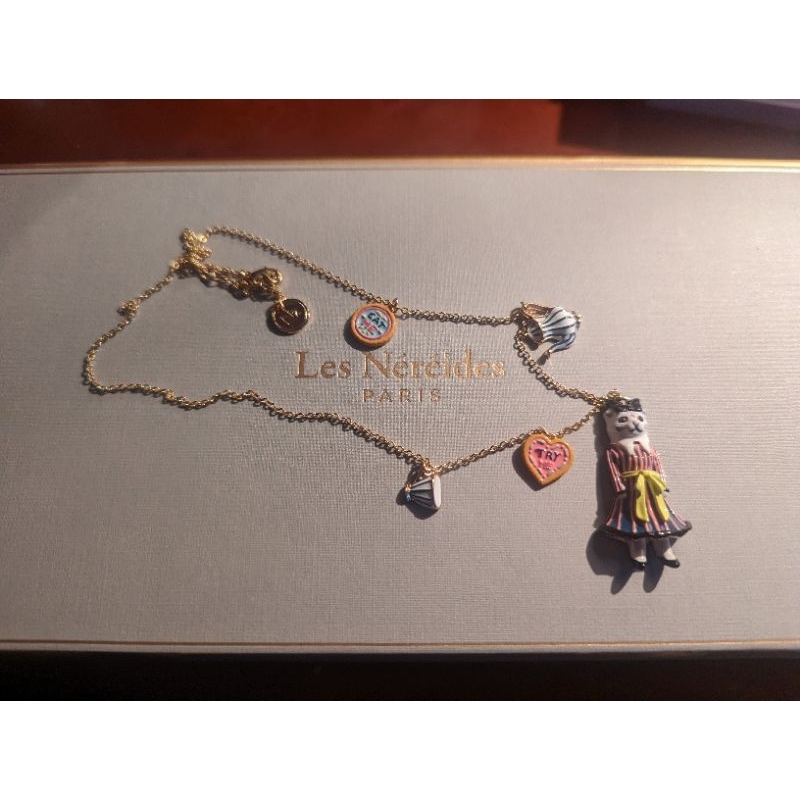 『法國品牌』Les Nereides N2「愛麗絲夢遊仙境-貓版」項鍊