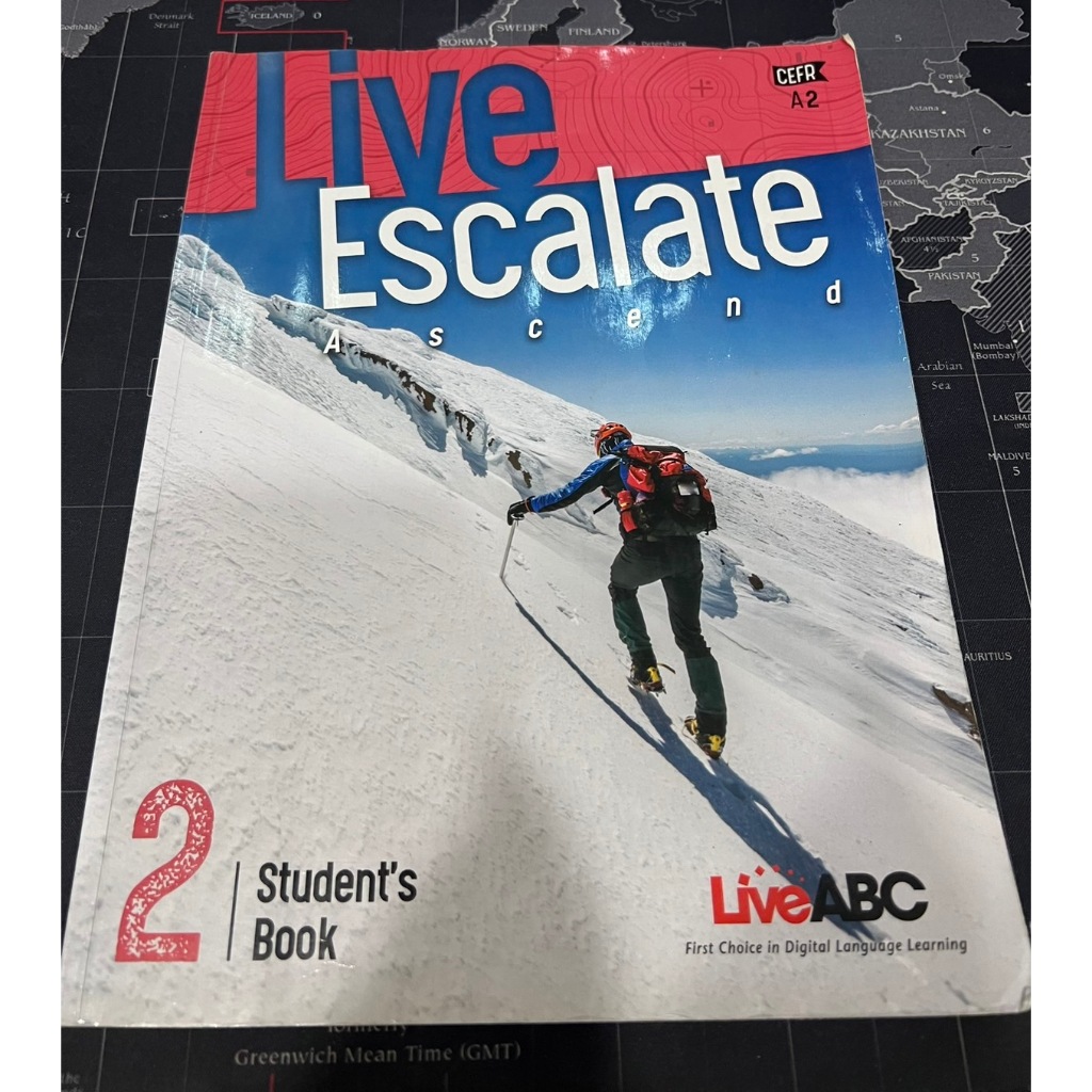 Live Escalate 2 Student's Book
