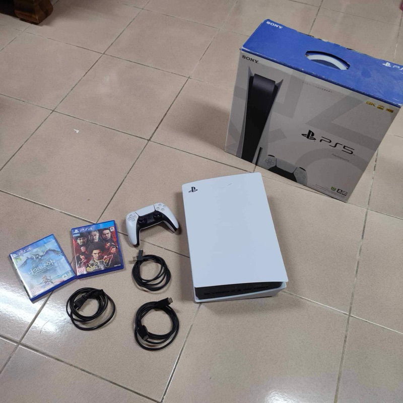 (二手）PS5主機+遊戲片(型號如相片）