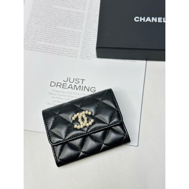台灣現貨💛37000 香奈兒 Chanel 黑金 珍珠大雙c 內裏絲巾 雙層卡包/錢包