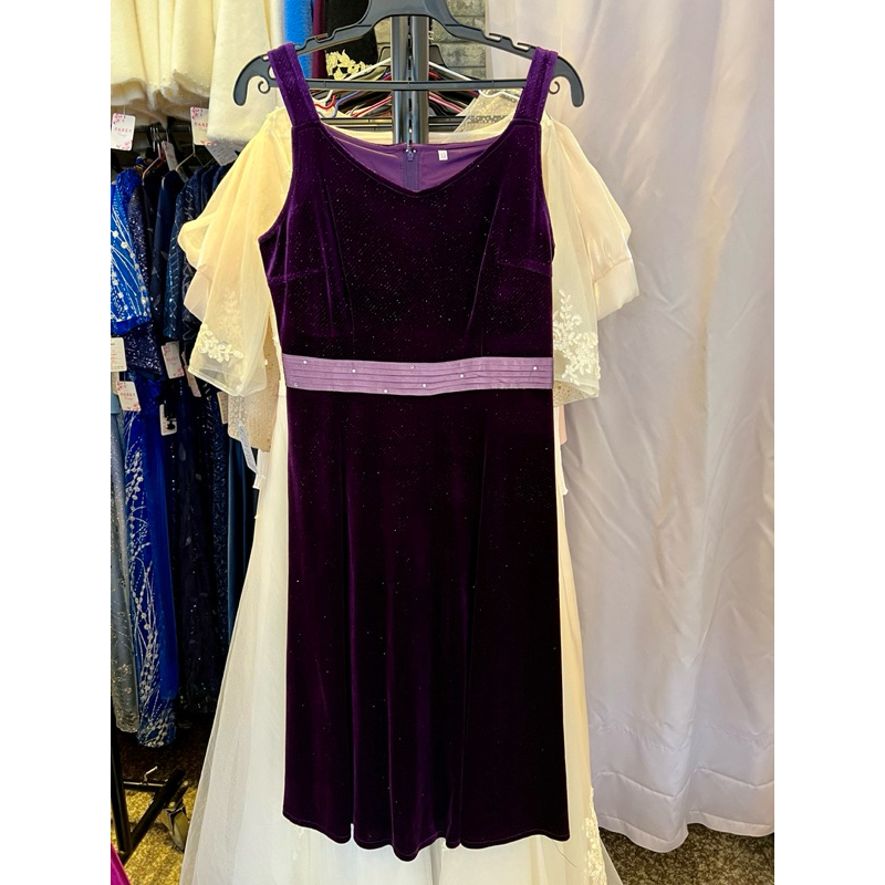 媽媽禮服 葡萄紫亮面閃色高級絲絨 素面腰緞帶設計 中長版雙肩無袖洋裝尺碼XL