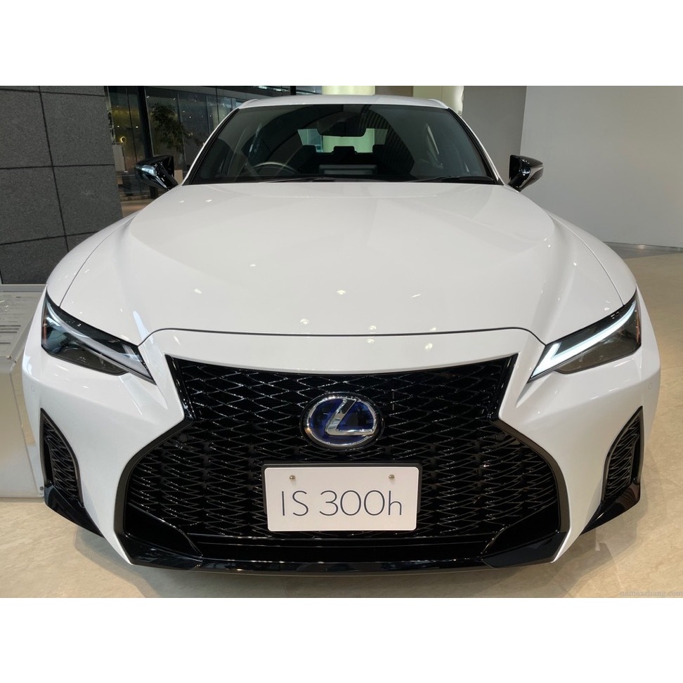 車庫小舖 LEXUS 日本原廠 2021-2025 Fsport IS300H 專屬 日規 短車牌座 車牌框