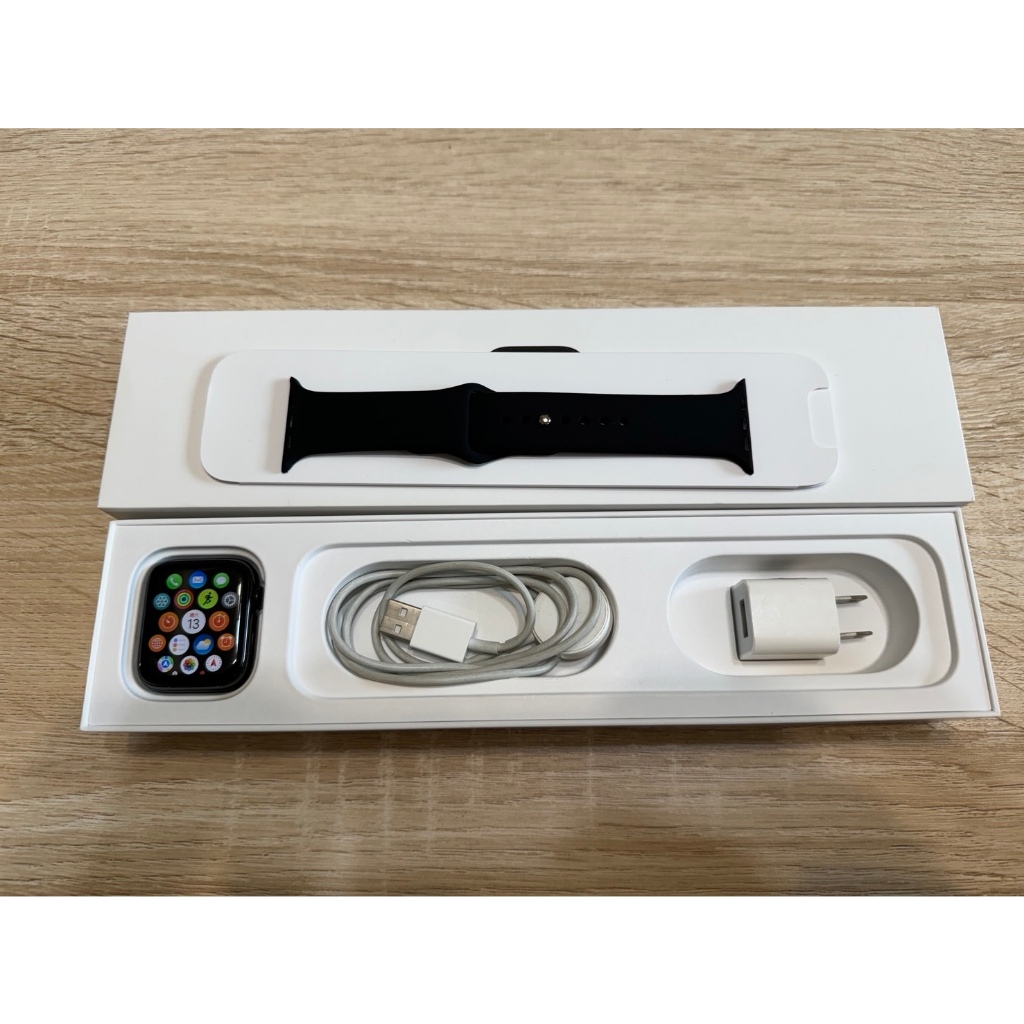 Apple Watch S5 44mm 不鏽鋼LTE行動網路 外觀漂亮 功能正常 可舊機折抵