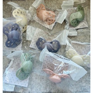 【現貨】️丹麥 Bibs Infinity 矽膠 安撫奶嘴 食品級 矽膠奶嘴 Silikon 對稱扁形