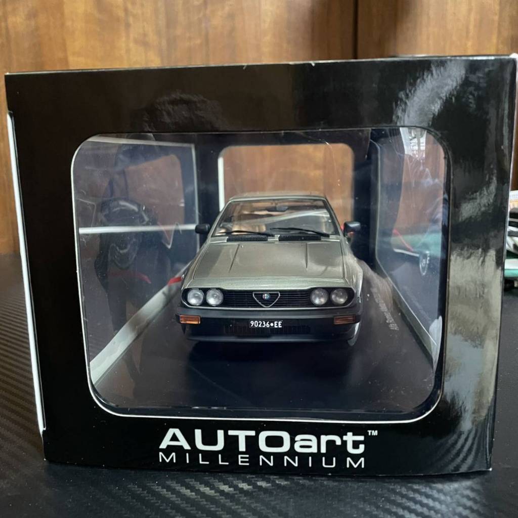 八田元氣小棧:日版－AUTOart Alfa Romeo "Alfetta" GTV 2.0 1980 1/18