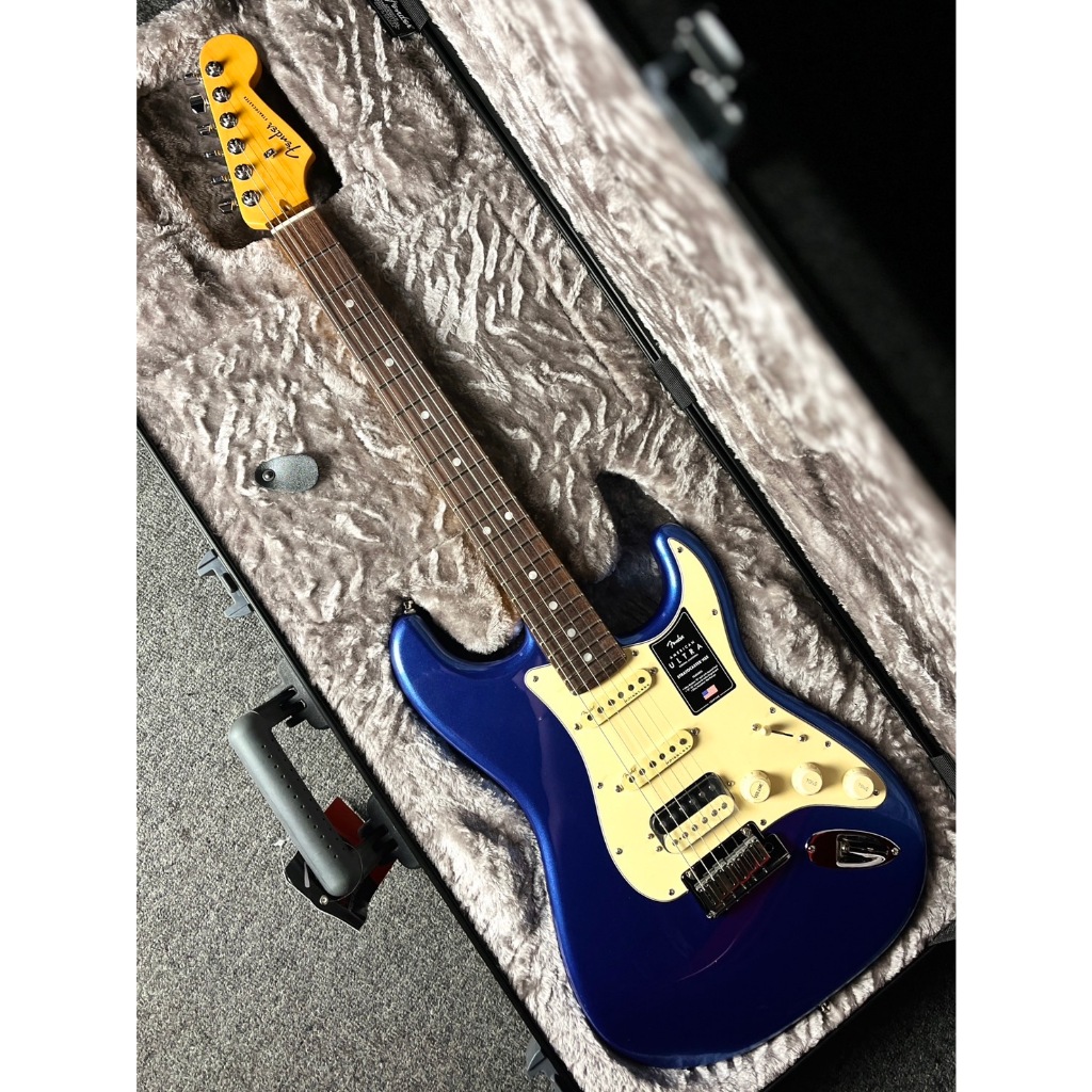 【名人樂器】 Fender American Ultra Stratocaster HSS RW Cobra Blue
