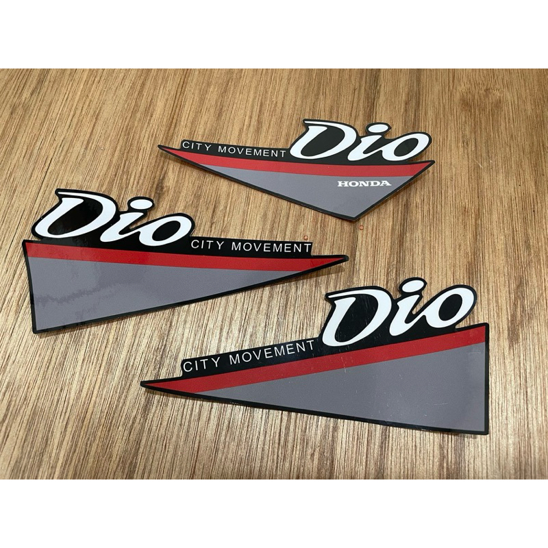 Dio 日規三角貼 灰紅配色 ㄧ組三張 黑色殼專用