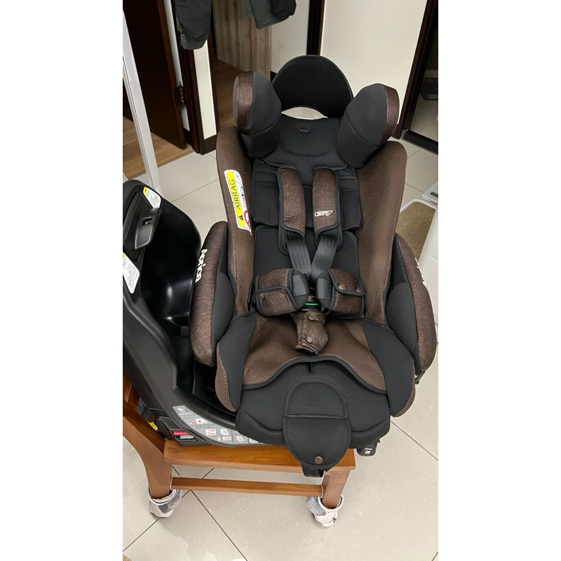 Aprica Fladea Grow ISOFIX 汽座二手品 物件大 限自取 地點 新北市五股區